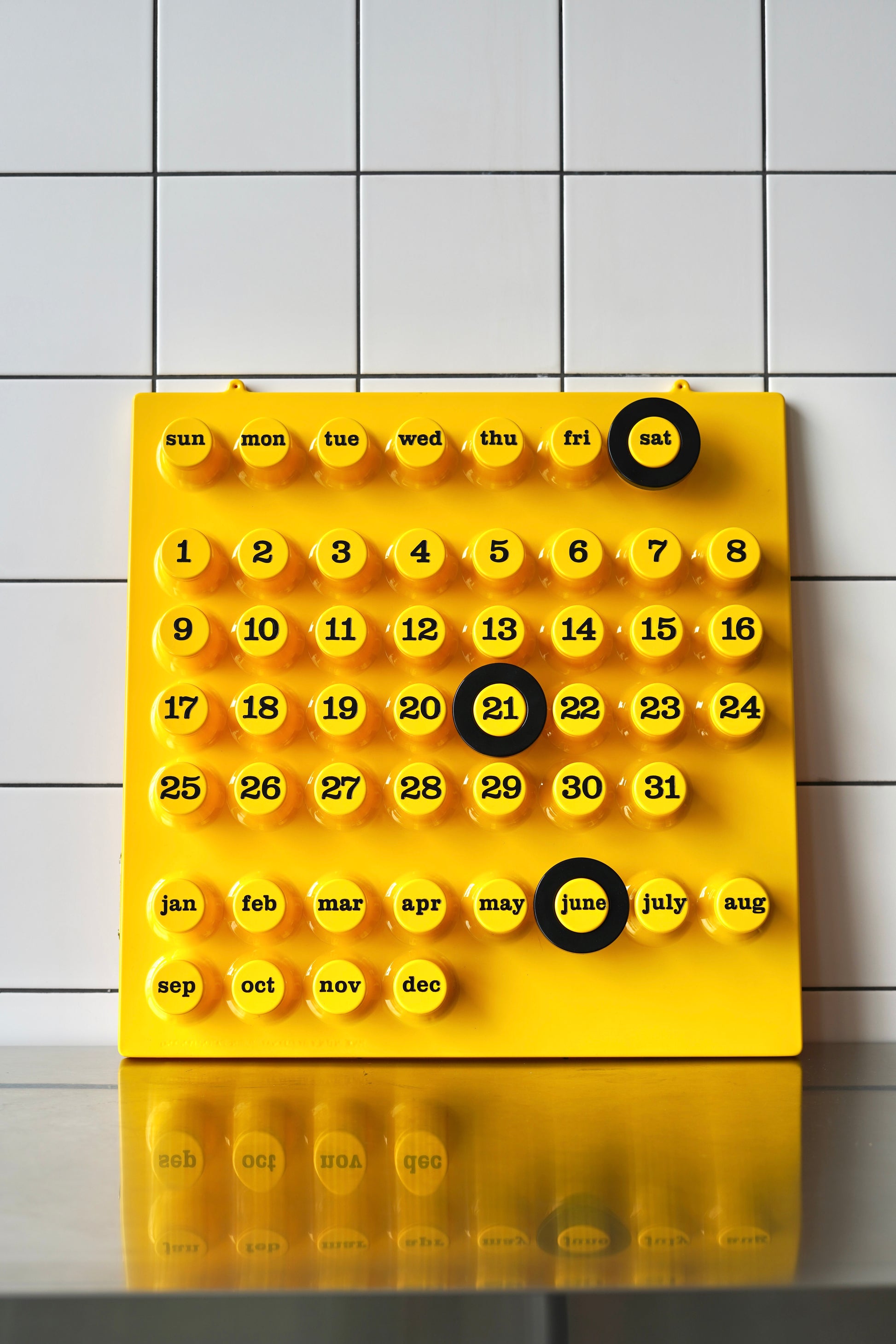 Ring-a-date Calendar
